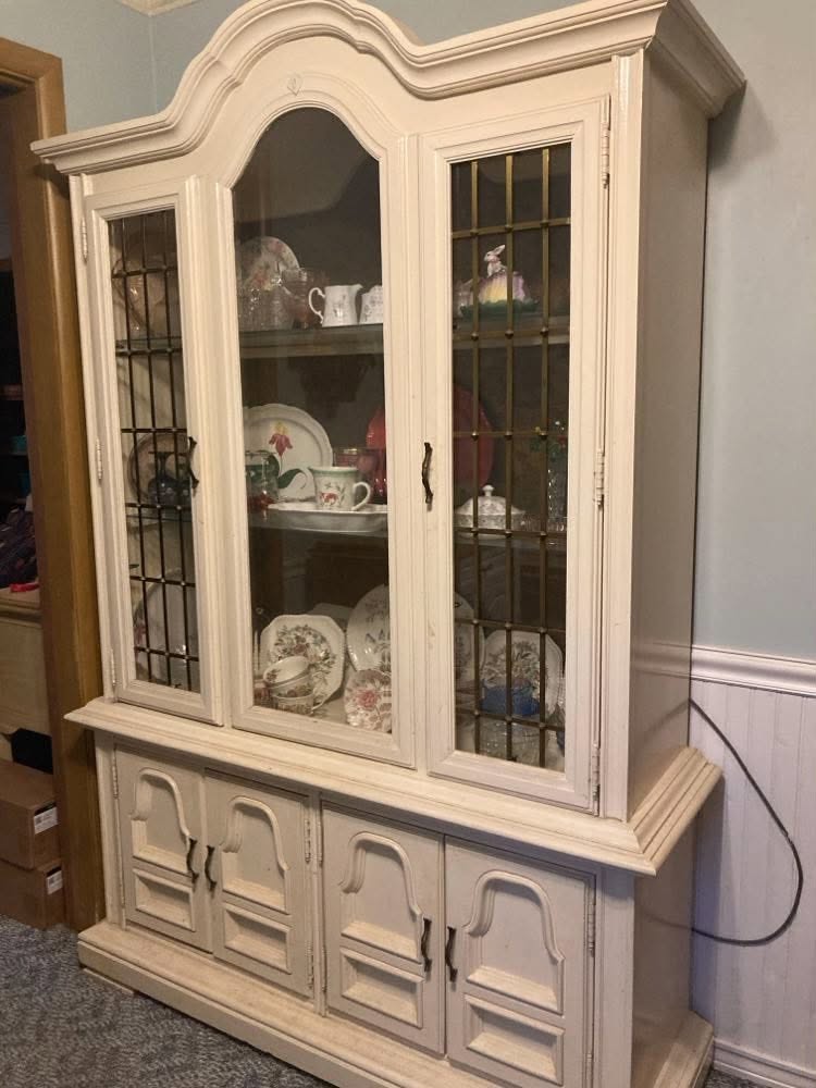Estate Sale, photo 5